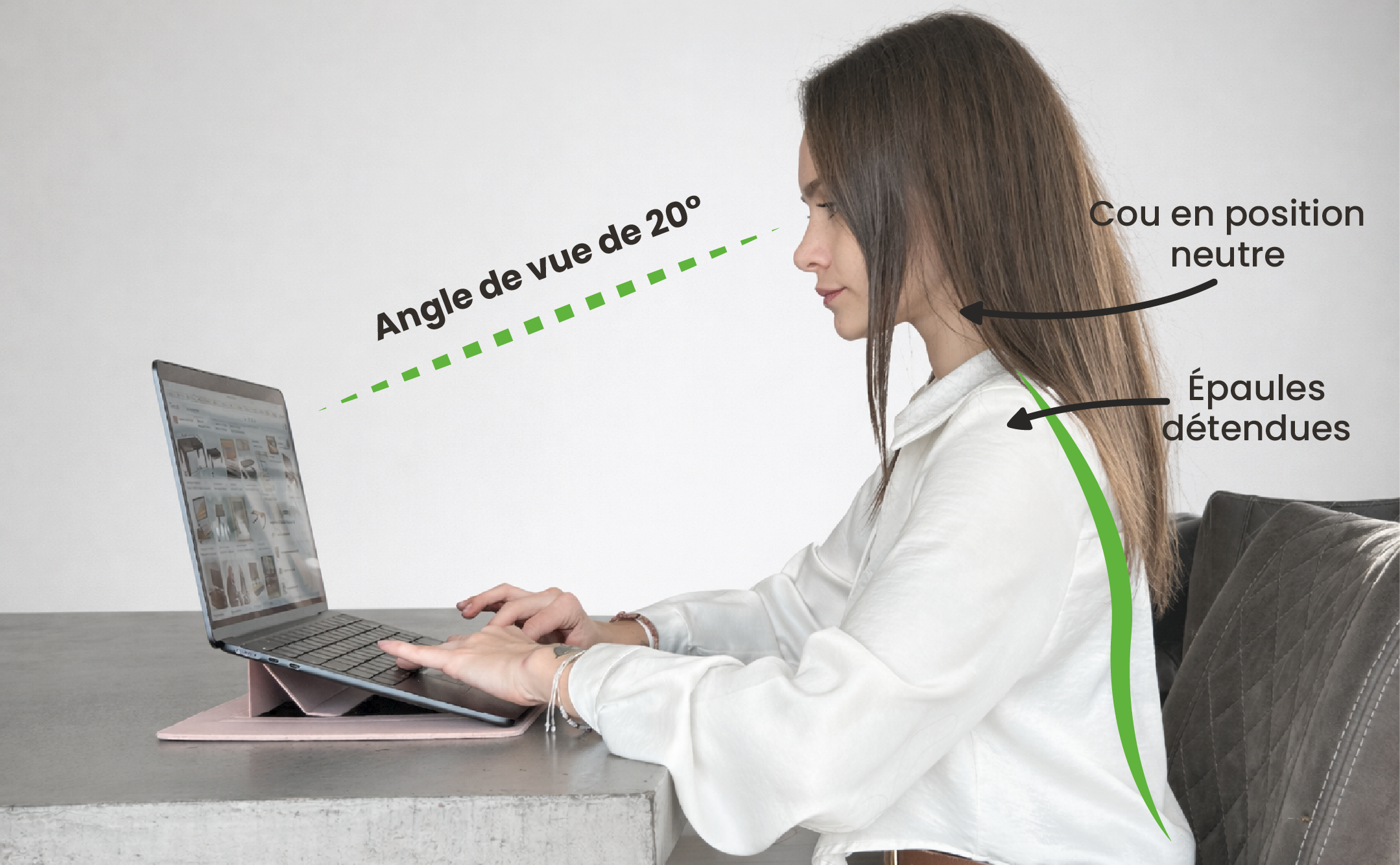 Nomad Station setup nomade — housse stand ergonomique cuir PE en utilisation